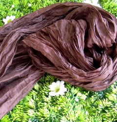 Sciarpa in seta effetto stropicciato
